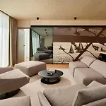 Ambasador Hotel