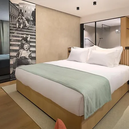 Ambasador Hotel
