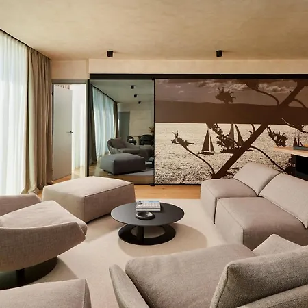 Ambasador Hotel