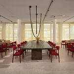 Ξενοδοχείο Ambasador 5*