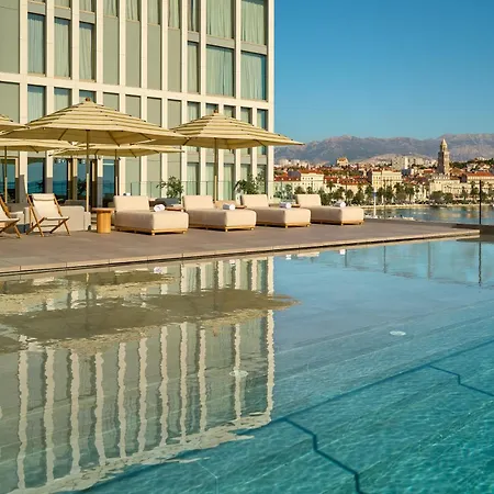 ホテル Ambasador 5*