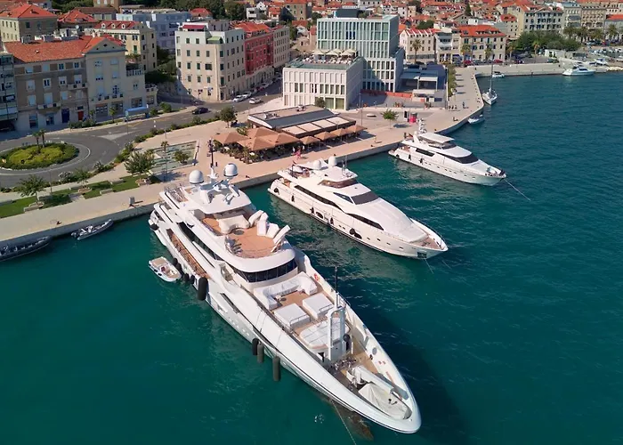 Ambasador 5* Сплит