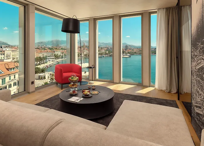 Ambasador Hotel 5*