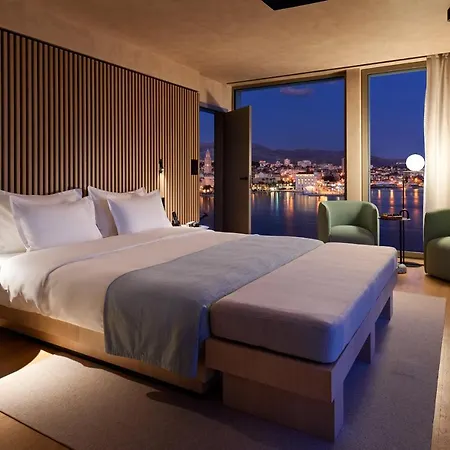 Ambasador Hotel 5*