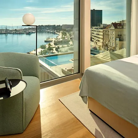 Ambasador Hotel 5*