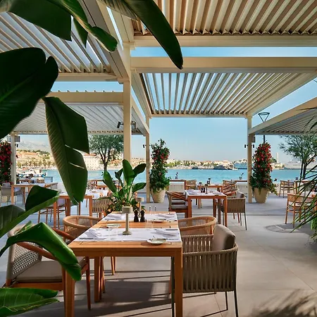 Ambasador Hotel