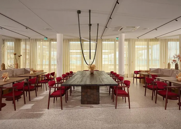 Ξενοδοχείο Ambasador 5*