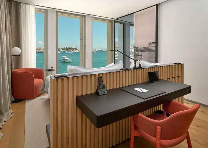 Ambasador 5* Σπλιτ