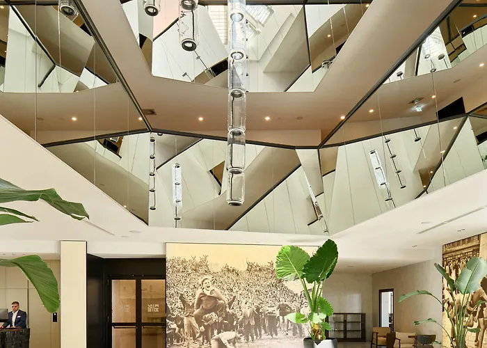 Ambasador Ξενοδοχείο 5*