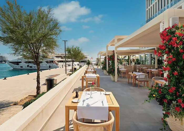 Ξενοδοχείο Ambasador 5*