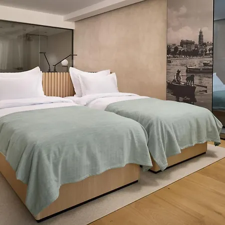 Ambasador 5* ספליט