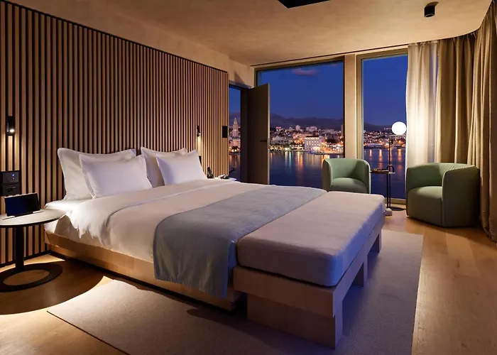 Ambasador Hotel 5*