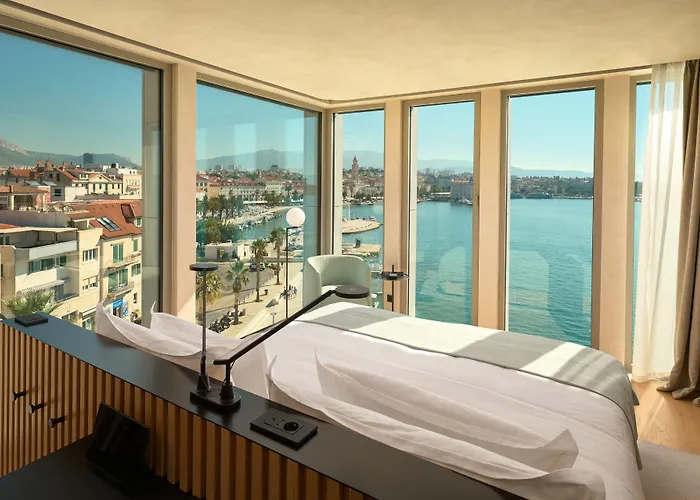 Hotel Ambasador